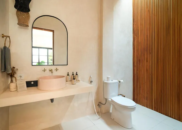 Arrova Bali Berawa, By Blacksand Villa Canggu (Bali)